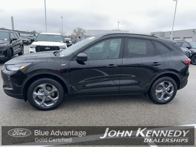 Certified 2025 Ford Escape ST-Line w/ Cold Weather Package image 2