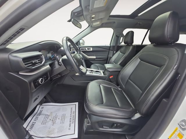 Certified 2023 Ford Explorer XLT image 9