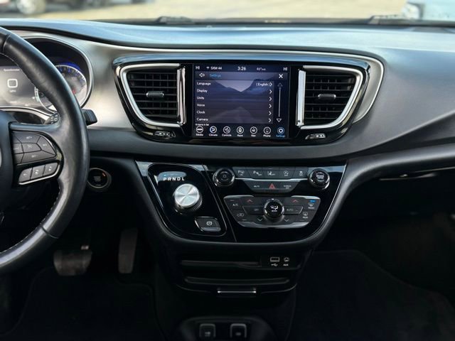 Used 2020 Chrysler Pacifica Touring-L w/ Advanced Safetytec Group image 21