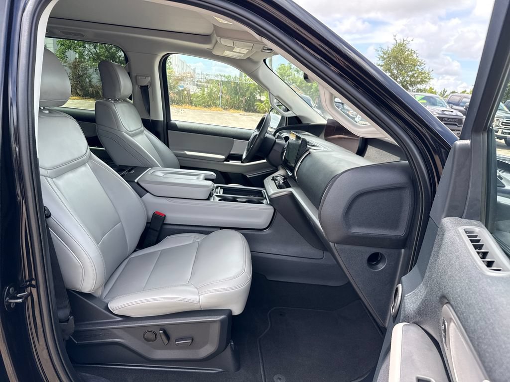 Certified 2025 Ford Expedition Active RWD image 30