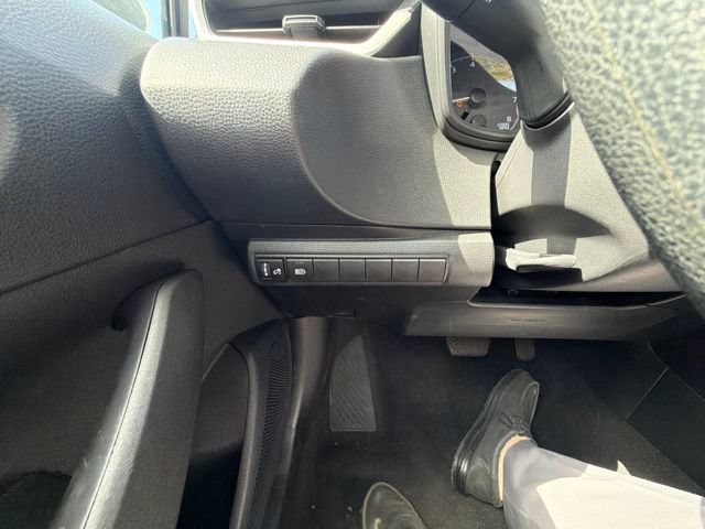 Used 2025 Toyota Corolla LE FWD image 23