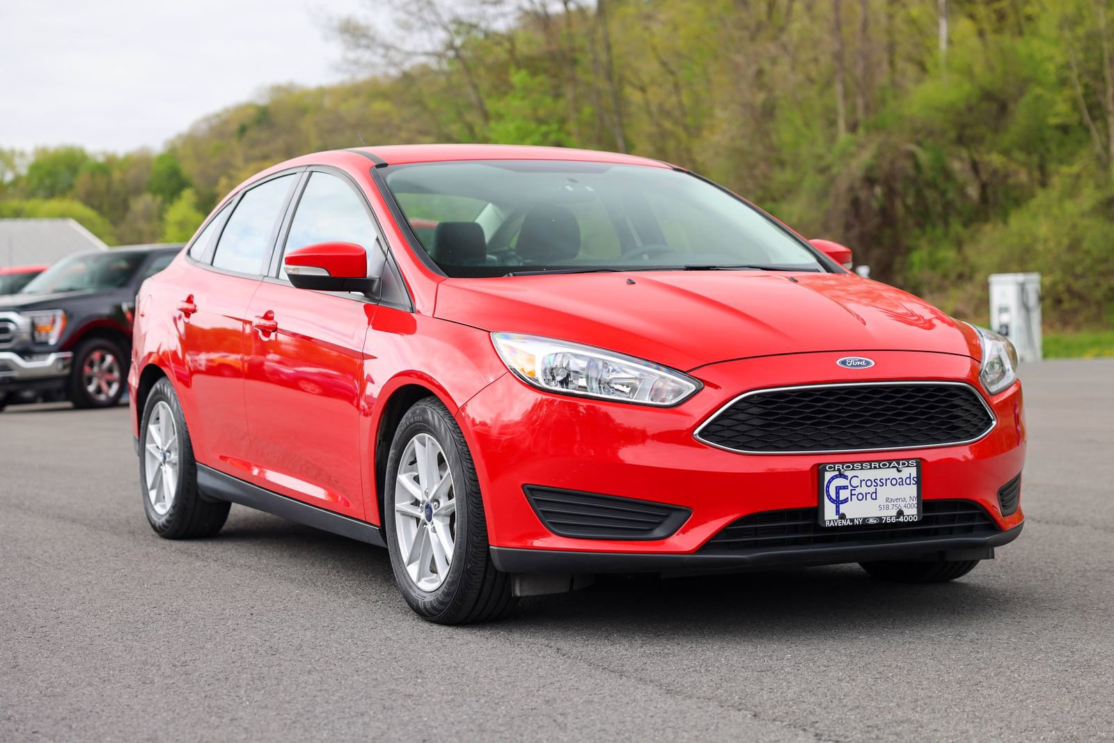 Certified 2017 Ford Focus SE FWD image 3