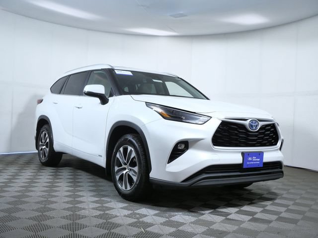 Used 2023 Toyota Highlander XLE