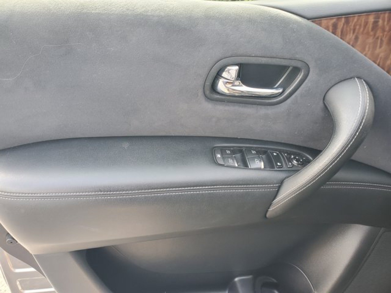 Used 2019 Nissan Armada SV w/ Driver Package RWD image 13