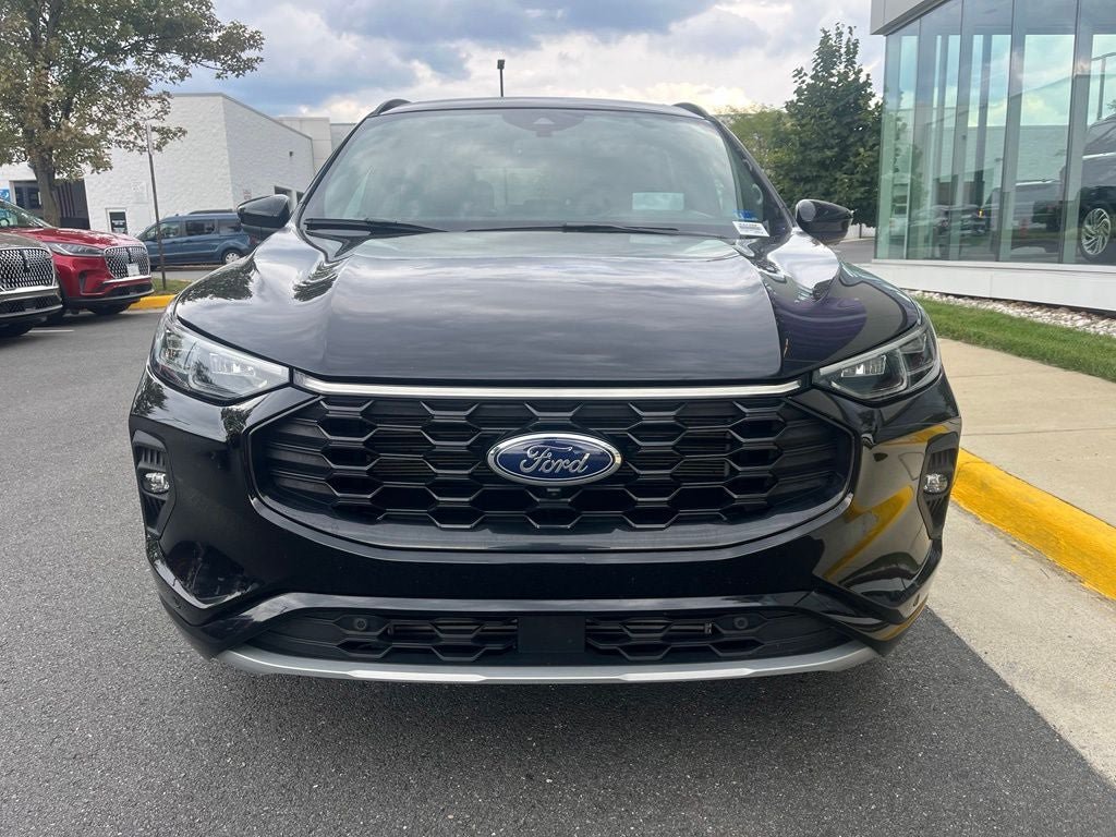 Certified 2024 Ford Escape ST-Line Elite w/ Premium Technology Package AWD/4WD image 2