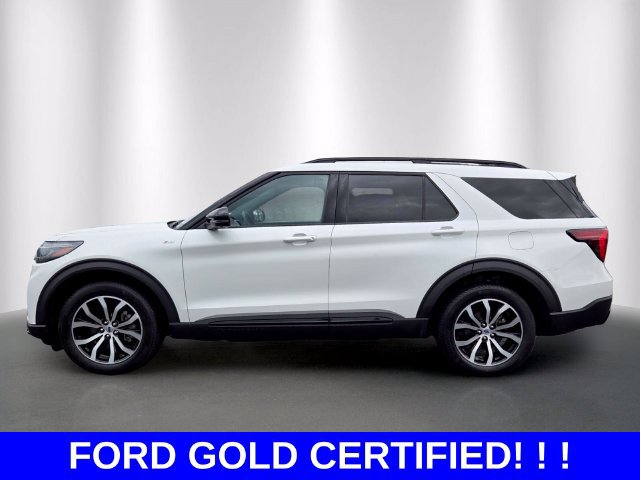 Certified 2025 Ford Explorer ST-Line AWD/4WD image 2