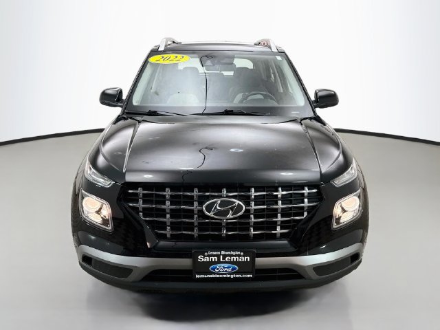Used 2022 Hyundai Venue SEL FWD image 2