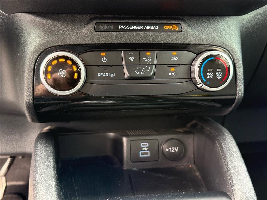 Certified 2022 Ford Escape SE w/ SE Sport Appearance Package image 18