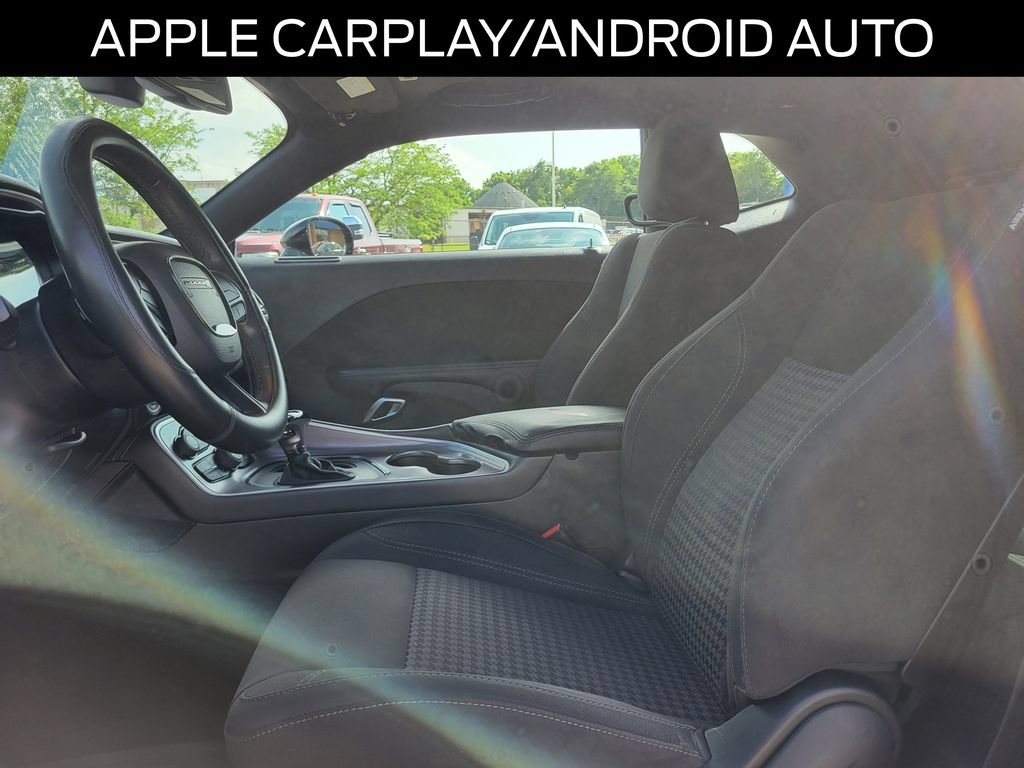 Used 2019 Dodge Challenger SXT RWD image 11