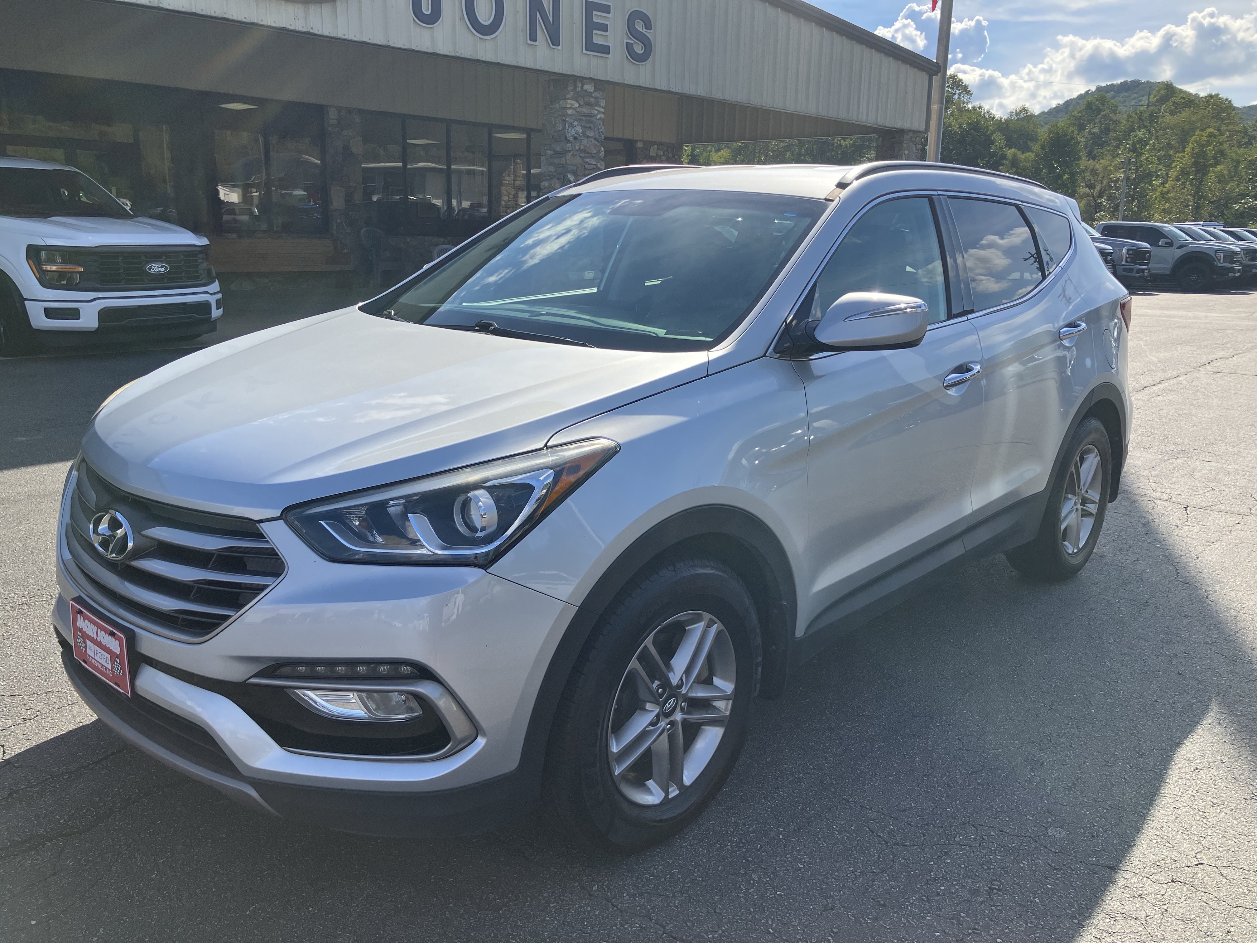 Used 2018 Hyundai Santa Fe Sport w/ 2.4L Value Package 02 FWD image 2