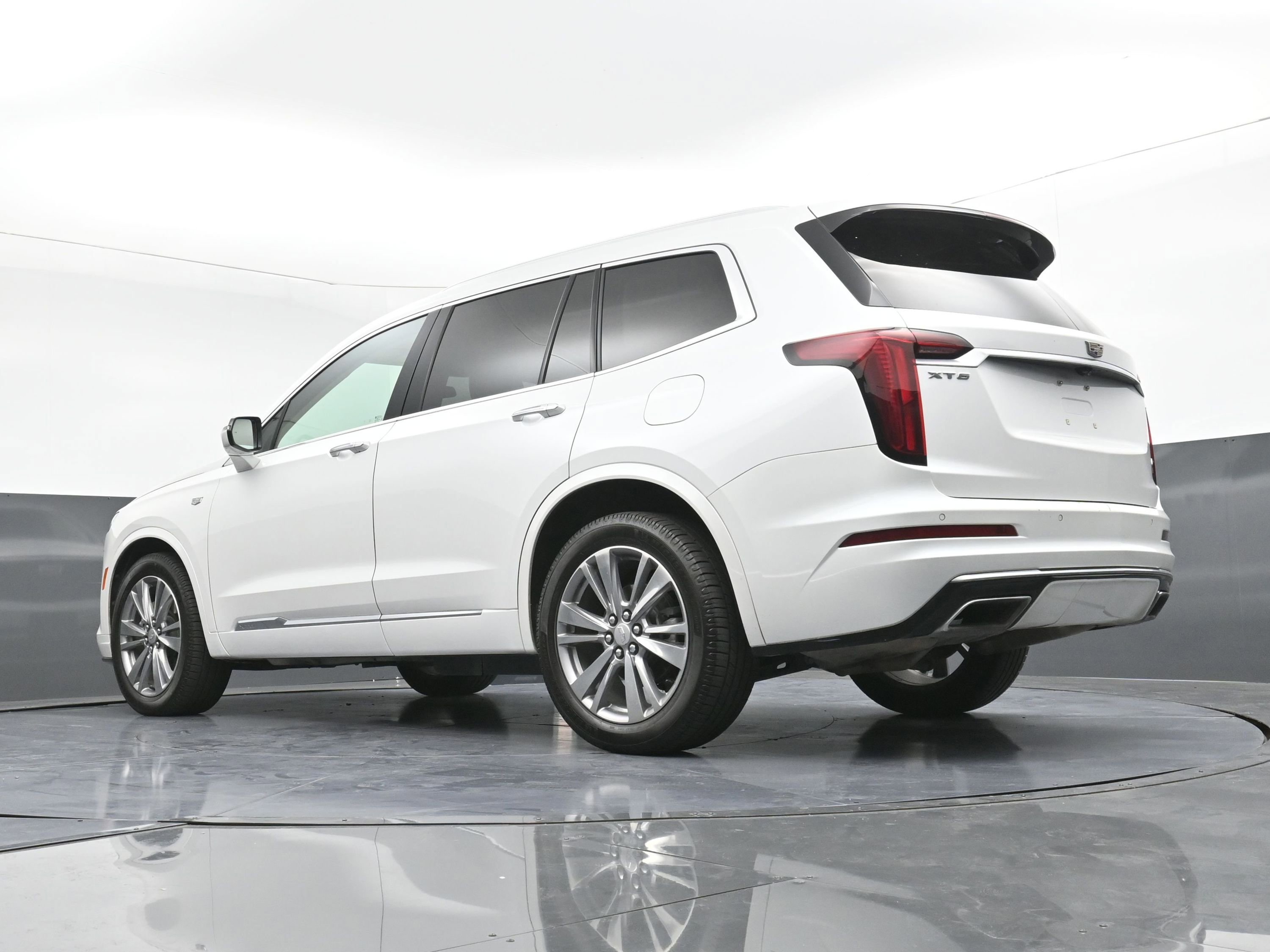 Used 2023 Cadillac XT6 Premium Luxury image 45