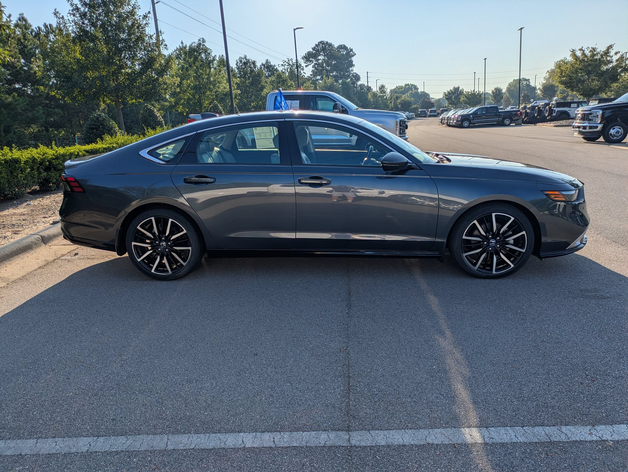 Used 2024 Honda Accord Touring image 3