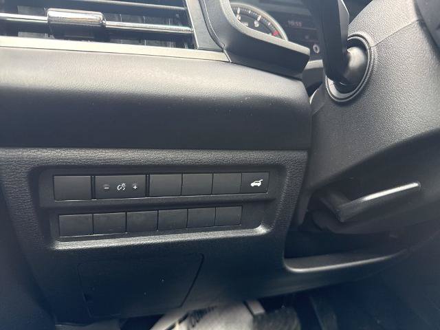 Used 2025 Mitsubishi Outlander AWD image 13