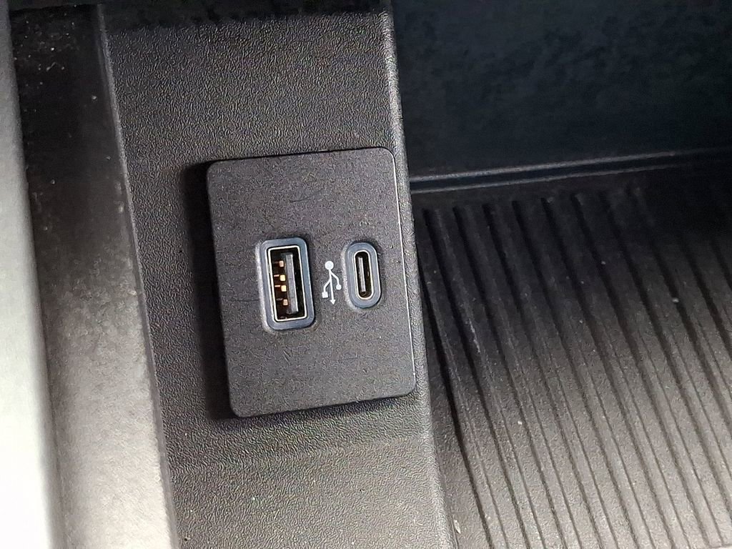 Certified 2022 Ford F350 XLT w/ Black Appearance Package image 23