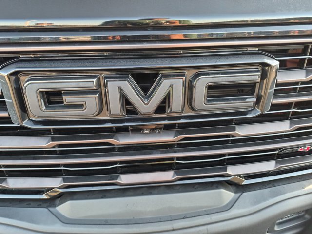 Used 2025 GMC Sierra 1500 AT4X AWD/4WD image 38