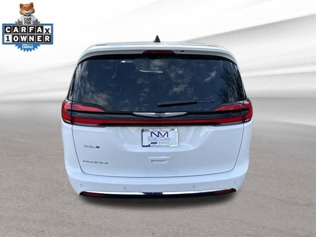 Used 2024 Chrysler Pacifica Touring-L image 6
