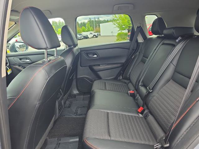 Used 2025 Nissan Rogue SV AWD/4WD image 32