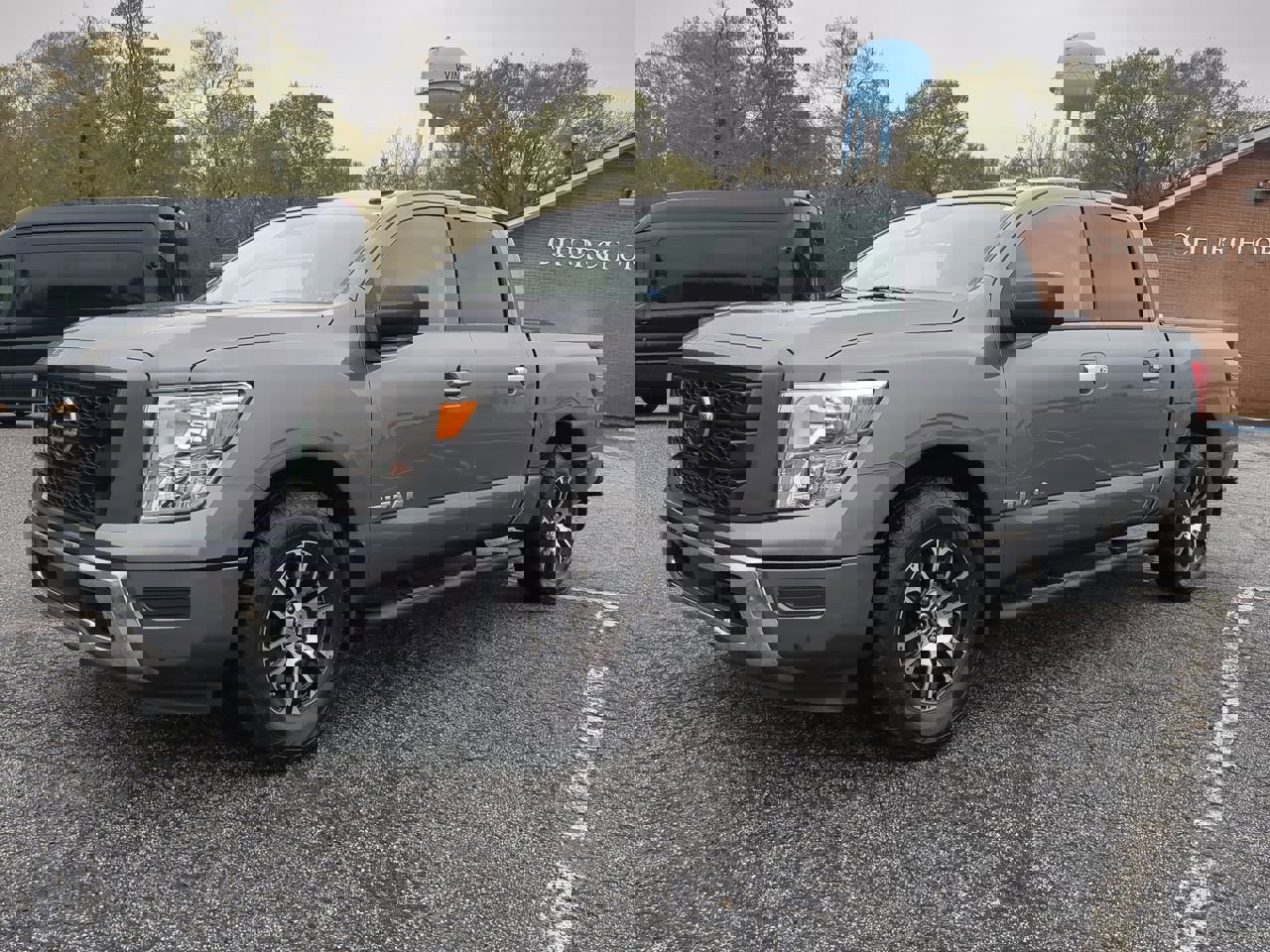 Used 2021 Nissan Titan SV w/ SV Convenience Package image 6