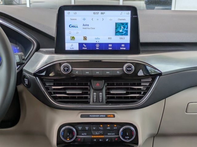 Certified 2022 Ford Escape Titanium w/ Class II Trailer Tow Package image 15