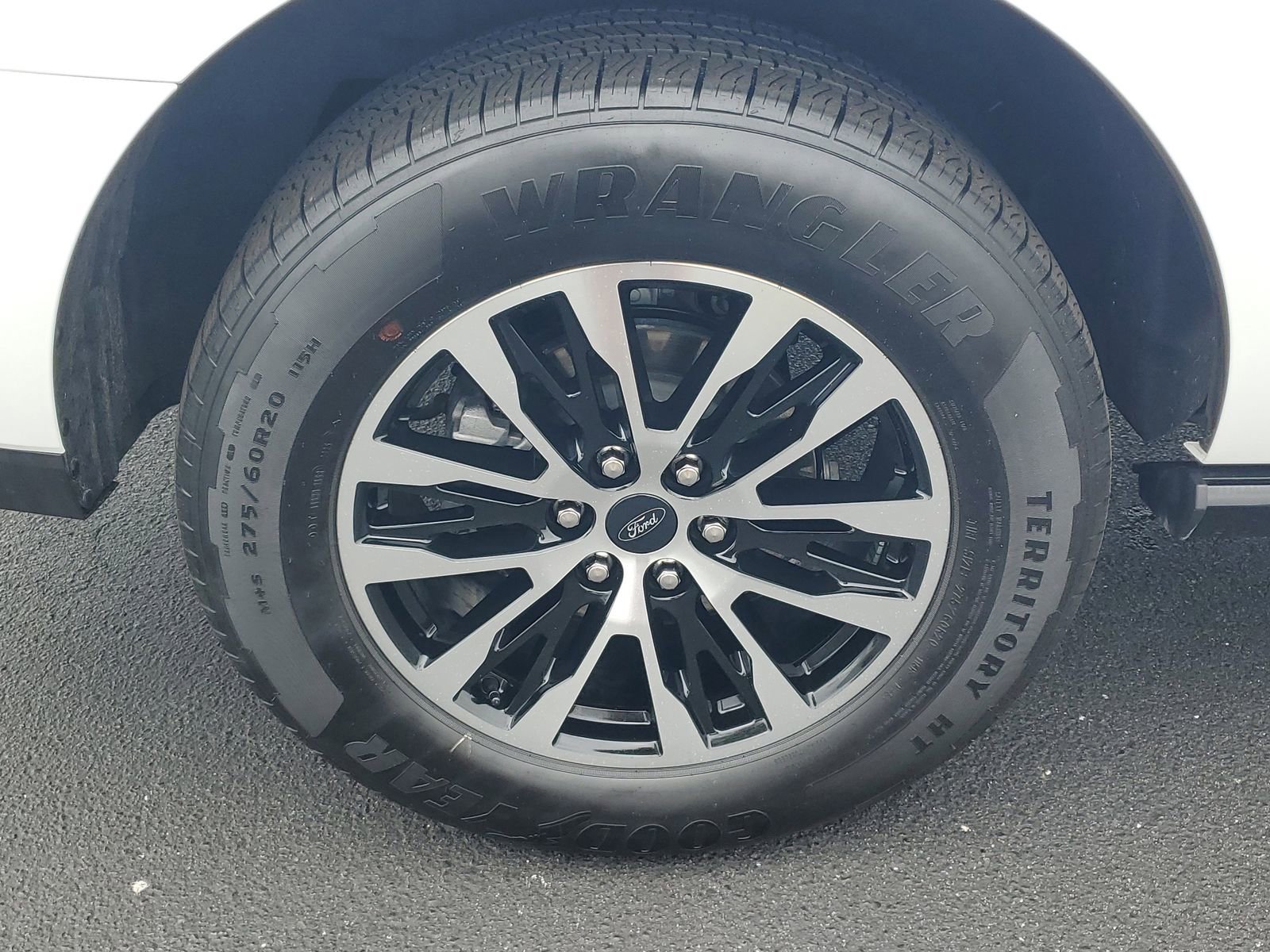 Certified 2025 Ford Expedition Platinum image 5