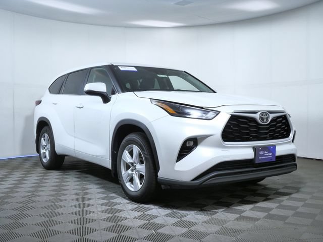 Used 2024 Toyota Highlander LE