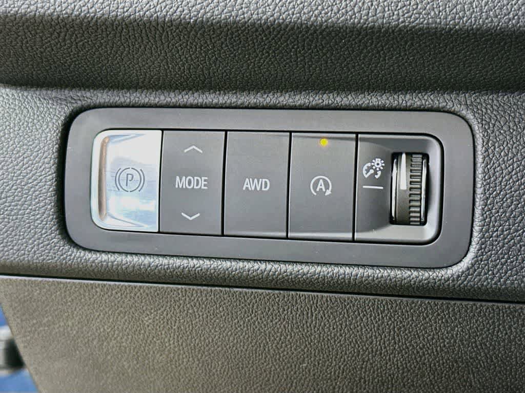 Used 2024 Chevrolet Traverse LT AWD/4WD image 27