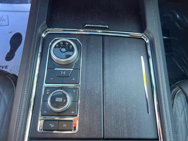 Certified 2024 Ford Expedition Platinum image 34
