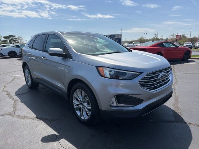 Certified 2022 Ford Edge Titanium AWD/4WD image 1