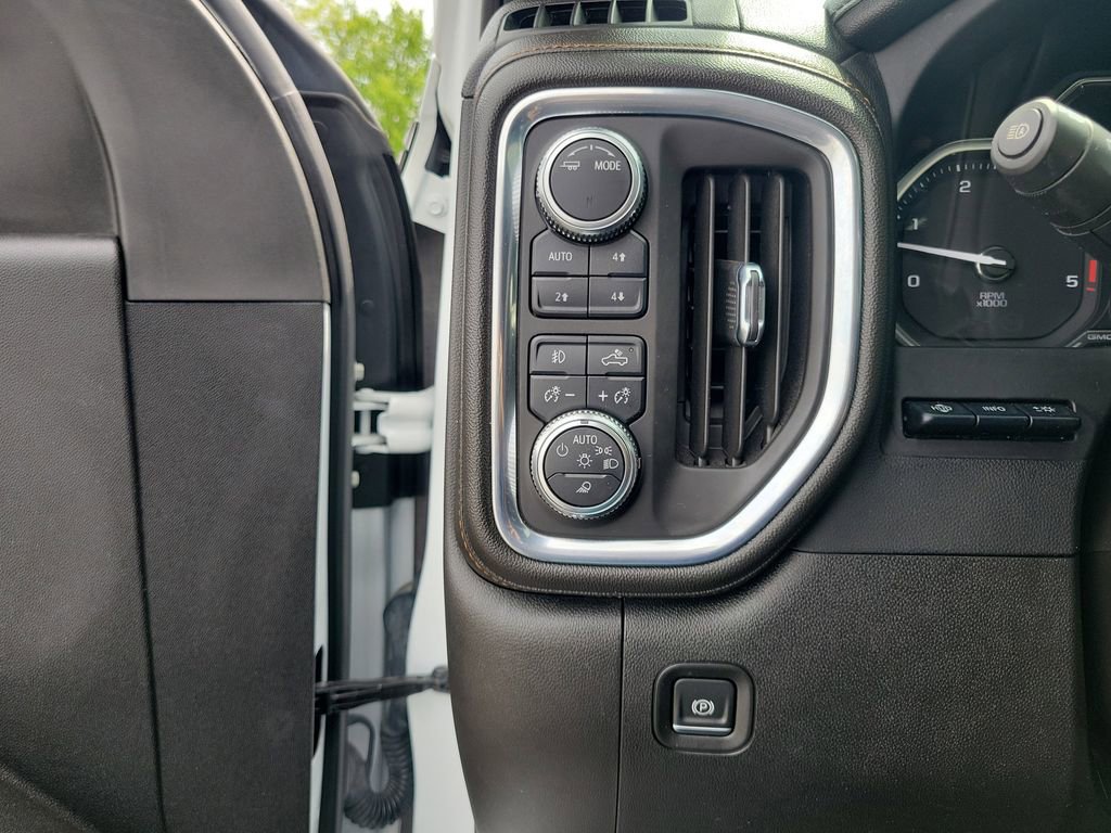 Used 2022 GMC Sierra 2500 AT4 w/ AT4 Preferred Package AWD/4WD image 21