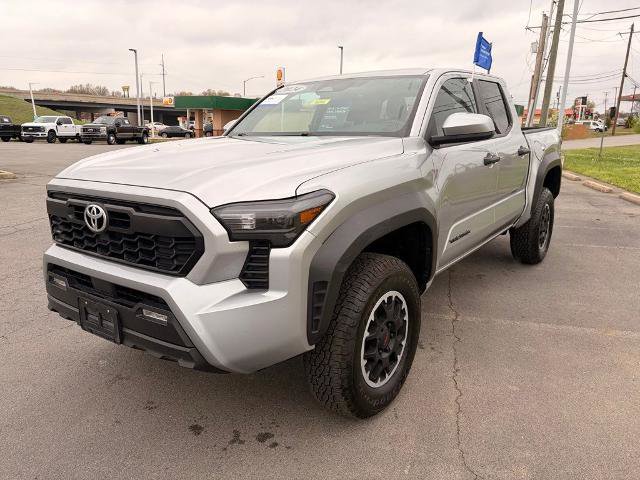 Used 2024 Toyota Tacoma TRD Off-Road AWD/4WD image 3