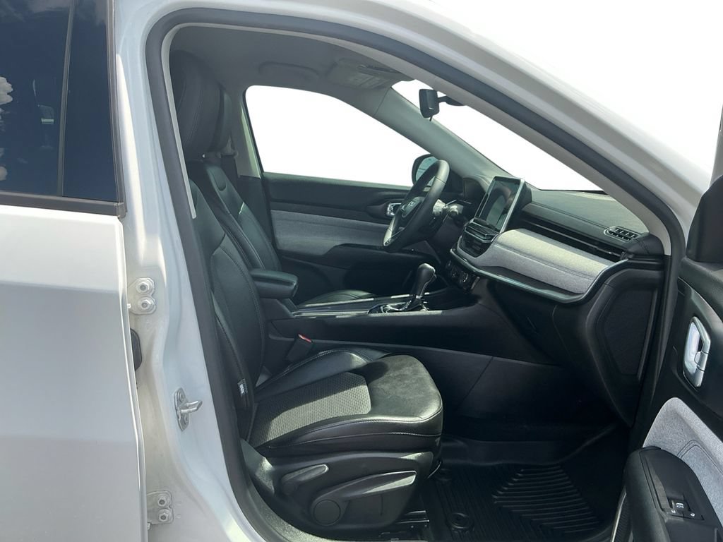 Used 2022 Jeep Compass Latitude FWD image 22