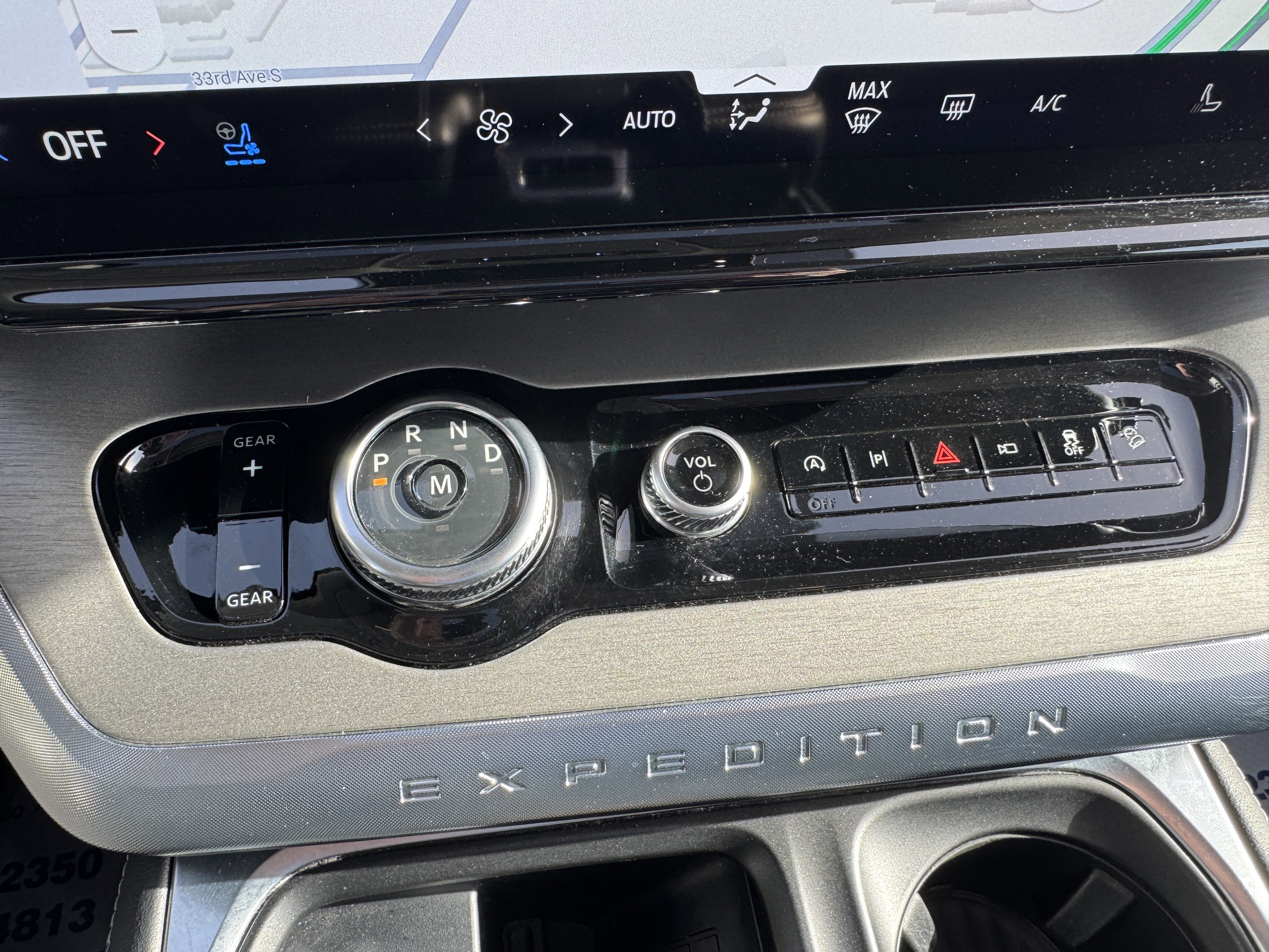 Certified 2025 Ford Expedition Platinum AWD/4WD image 16