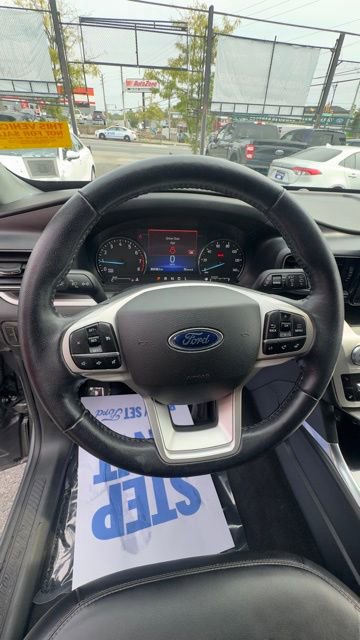 Certified 2022 Ford Explorer XLT w/ Equipment Group 202A image 14