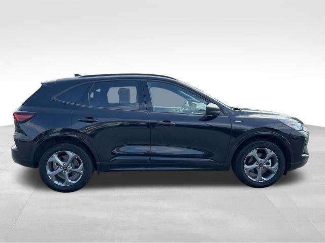 Certified 2023 Ford Escape ST-Line w/ Tech Pack #1 AWD/4WD image 6