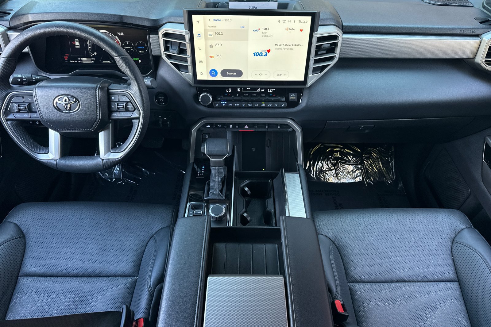 Used 2025 Toyota Sequoia Limited w/ Tow Technology Package AWD/4WD image 15