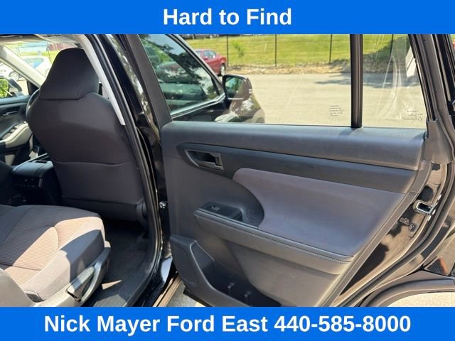 Used 2023 Toyota Highlander LE AWD/4WD image 14