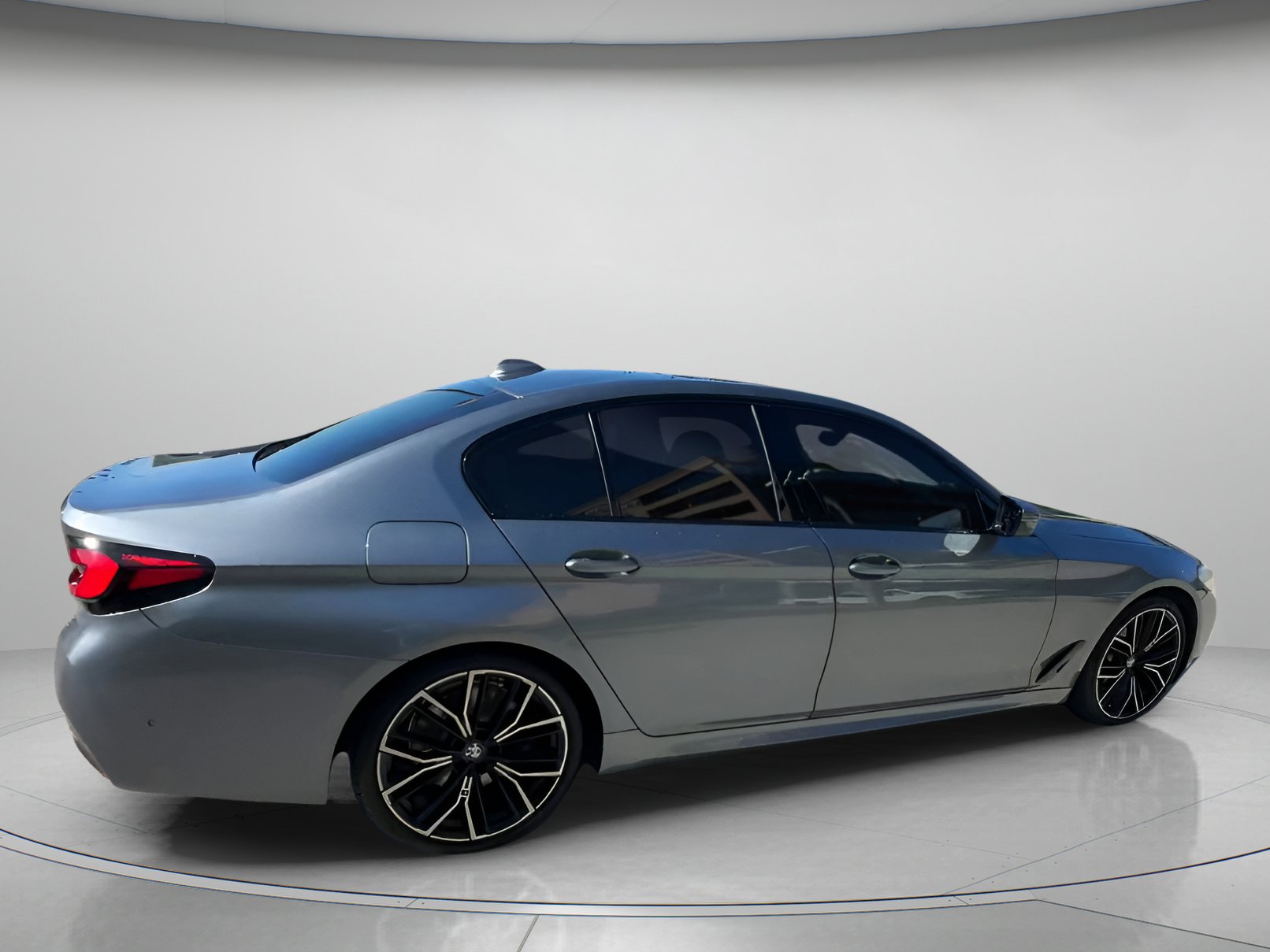 Used 2021 BMW 530i w/ M Sport Package RWD image 31