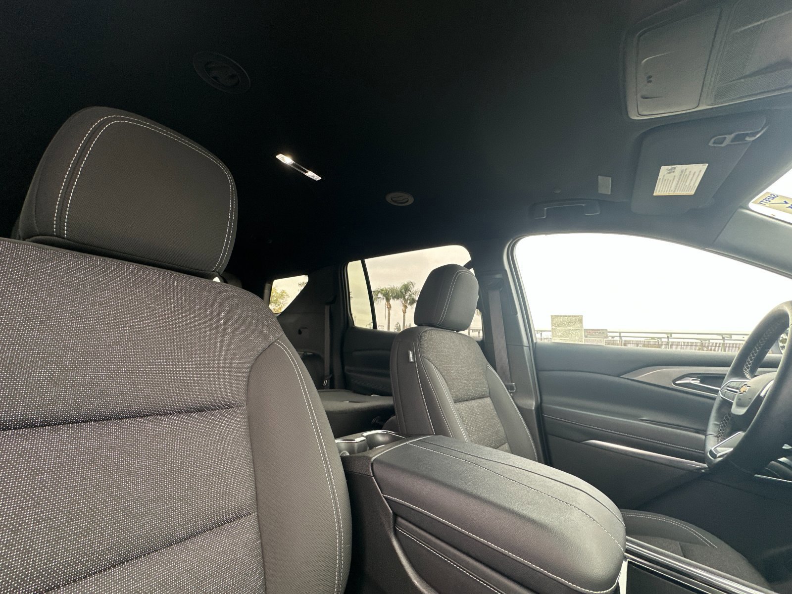 Used 2025 Chevrolet Traverse LT image 18