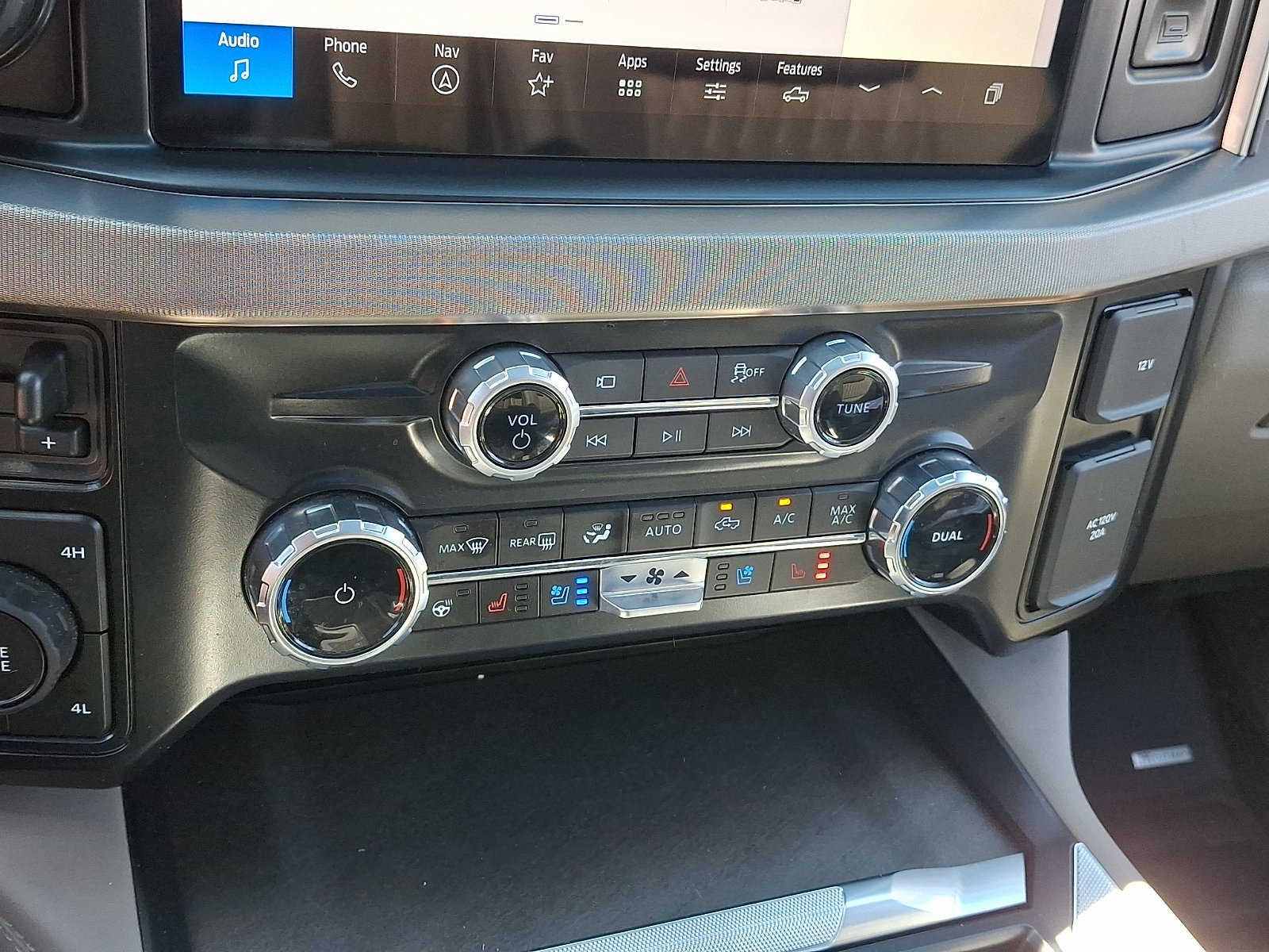 Certified 2025 Ford F450 Platinum w/ Platinum Plus Package AWD/4WD image 23