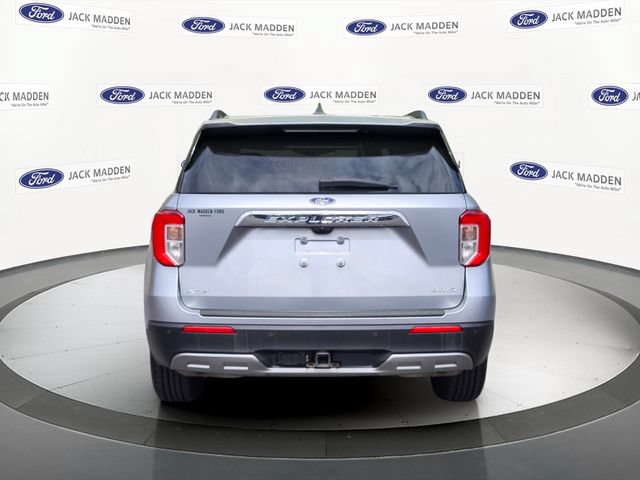 Certified 2023 Ford Explorer XLT w/ Equipment Group 202A AWD/4WD image 4