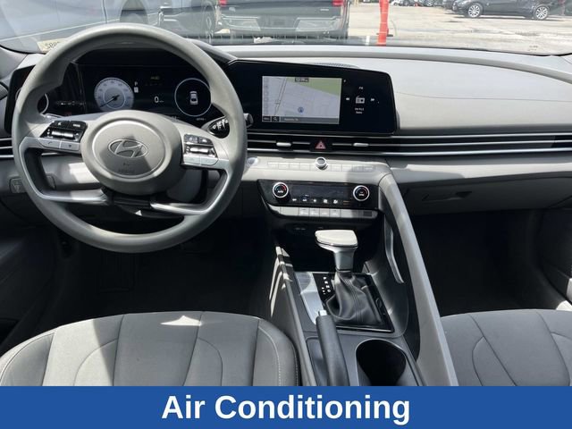 Used 2024 Hyundai Elantra SEL FWD image 15