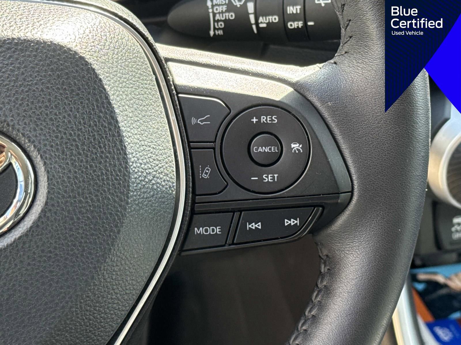 Used 2025 Toyota RAV4 XLE w/ Weather Package FWD image 31