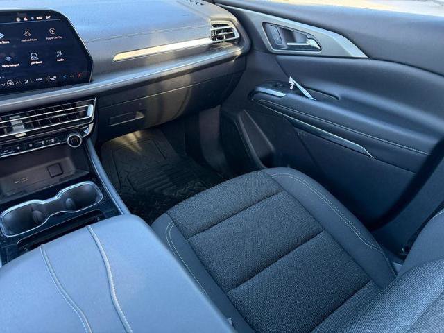 Used 2024 Chevrolet Traverse LT FWD image 16