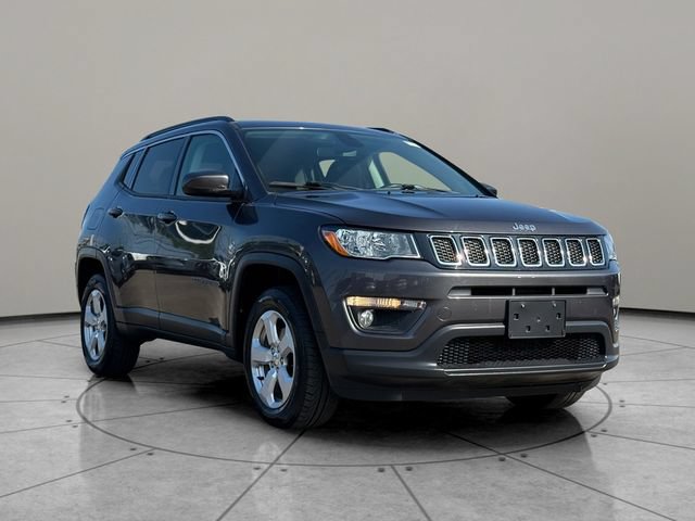 Used 2019 Jeep Compass Latitude w/ Cold Weather Group AWD/4WD image 12