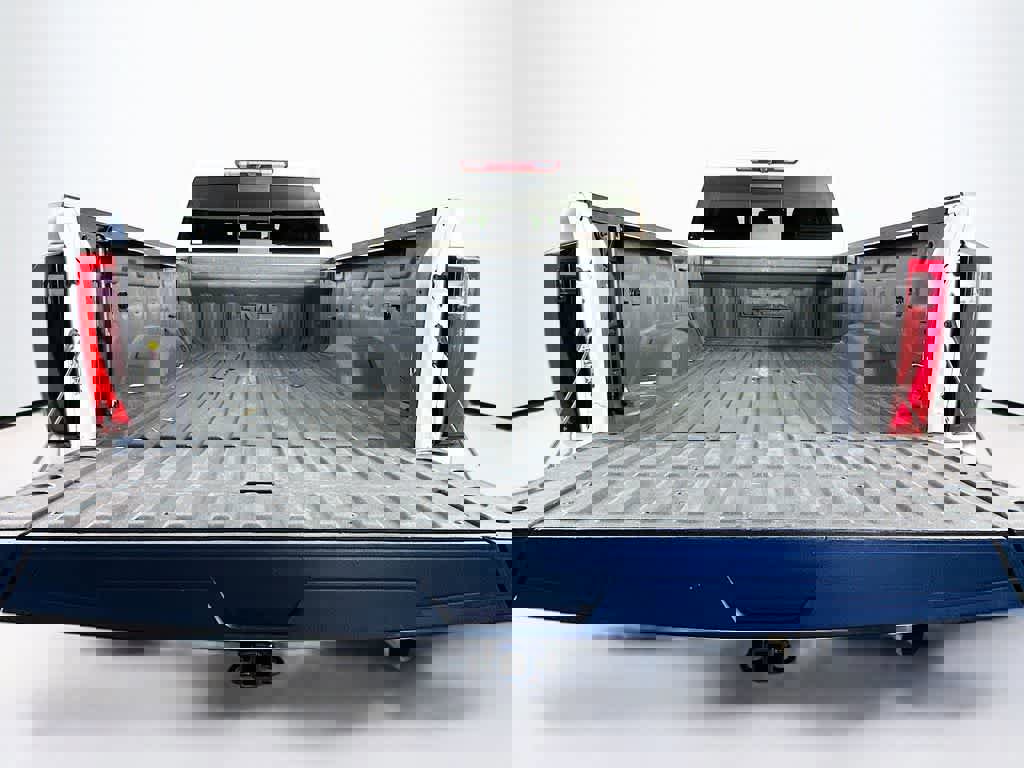 Used 2024 GMC Sierra 2500 SLT w/ SLT Premium Package image 24