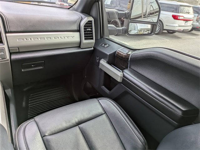 Certified 2022 Ford F350 Lariat w/ Black Appearance Package image 17