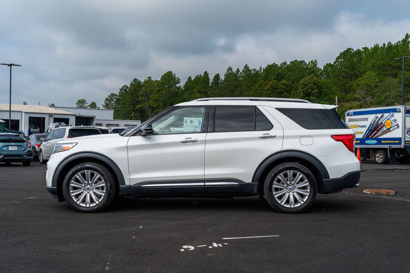 Certified 2023 Ford Explorer Limited w/ Equipment Group 301A RWD image 4