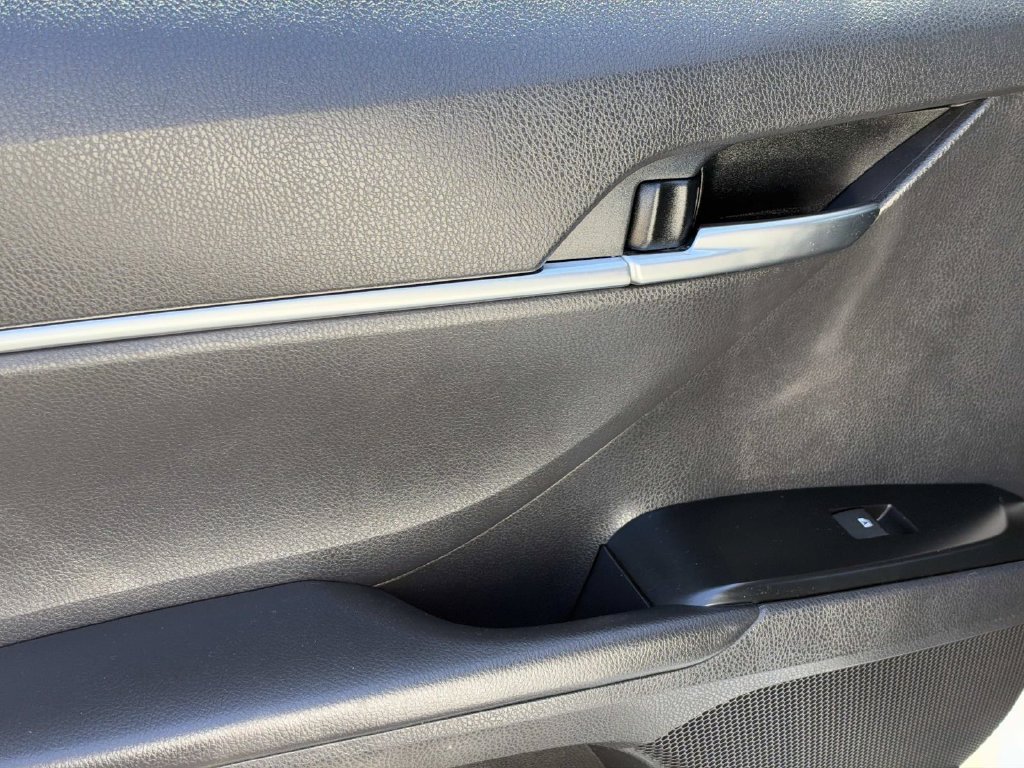 Used 2019 Toyota Camry LE FWD image 18