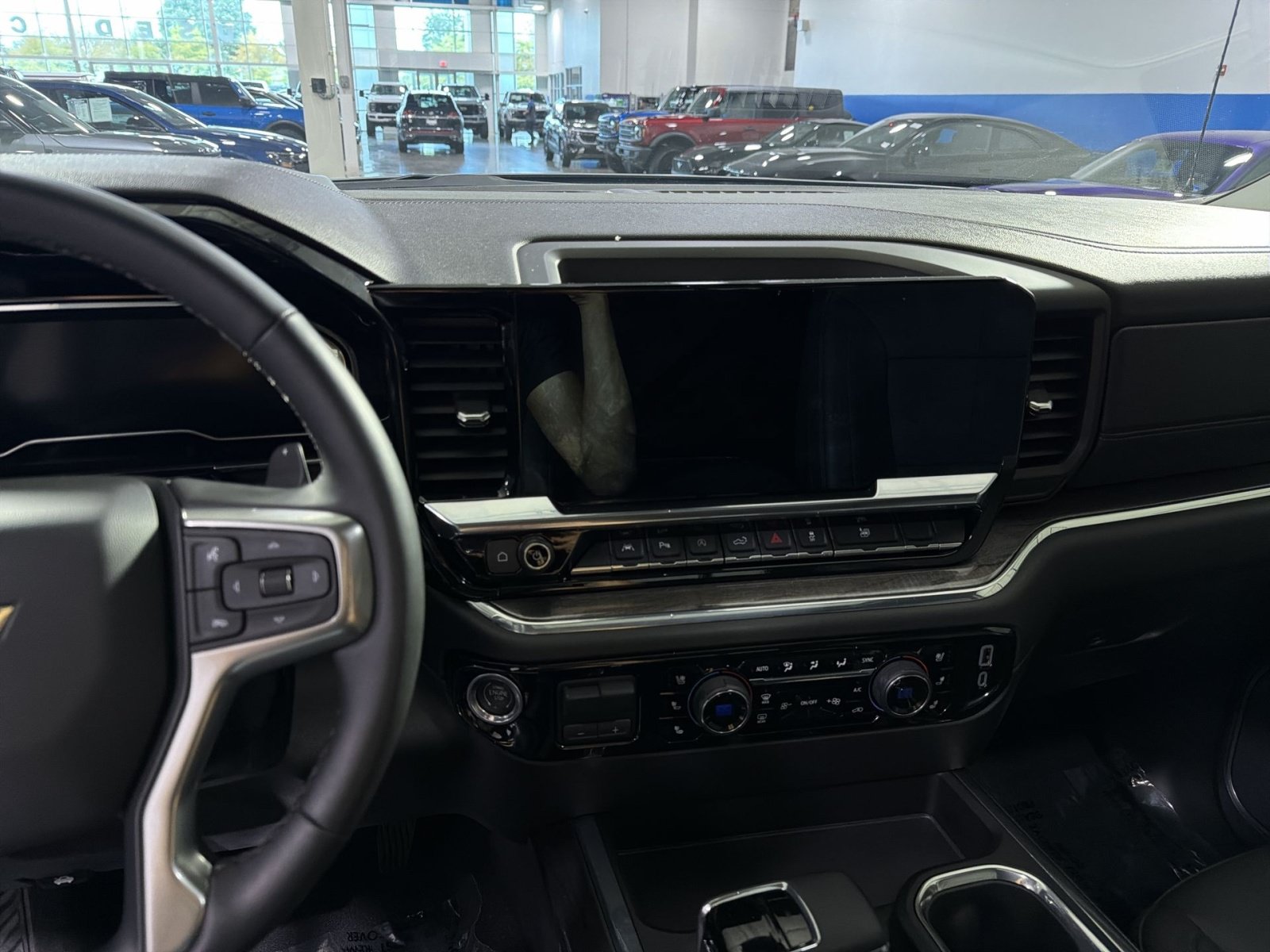 Used 2024 Chevrolet Silverado 1500 LTZ w/ LTZ Convenience Package II AWD/4WD image 19