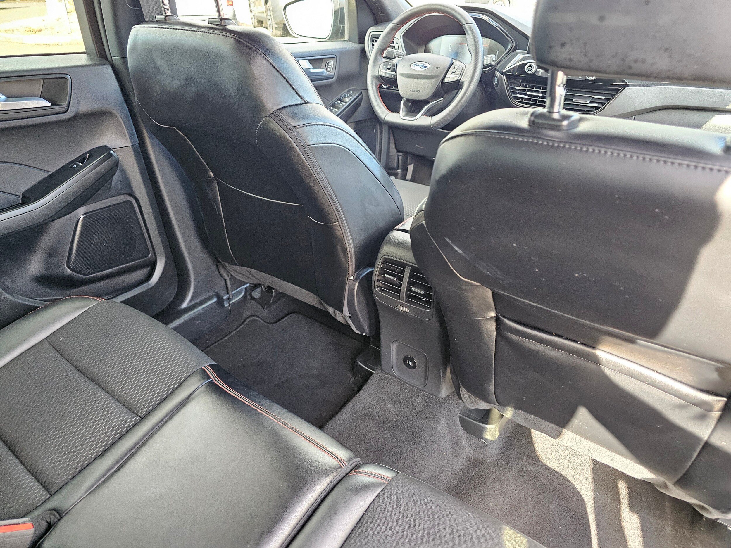 Certified 2025 Ford Escape ST-Line AWD/4WD image 16